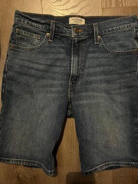 Levies Strauss gold, grunge blue stretchy durable iconic M30" staple work/play
